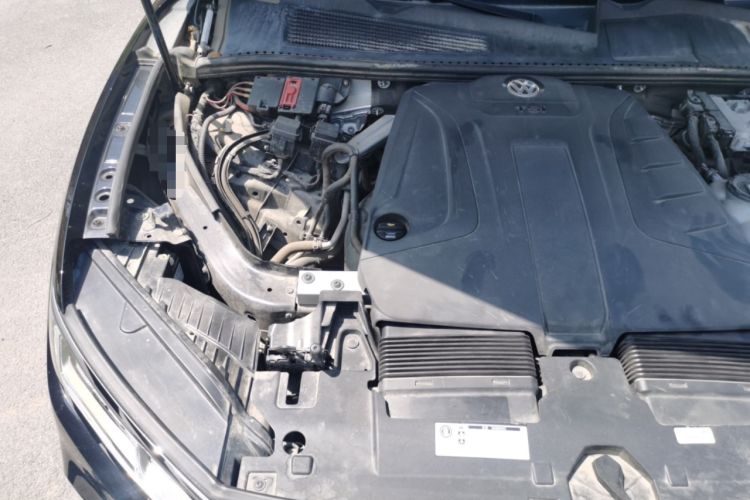 Used Volkswagen Touareg 2019 2.0TSI Ruiyi Edition China VI Standard Engine Bay Right
