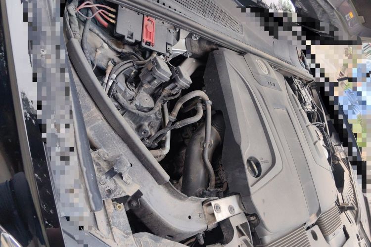 Used Volkswagen Touareg 2019 2.0TSI Ruiyi Edition China VI Standard Engine Bay Right