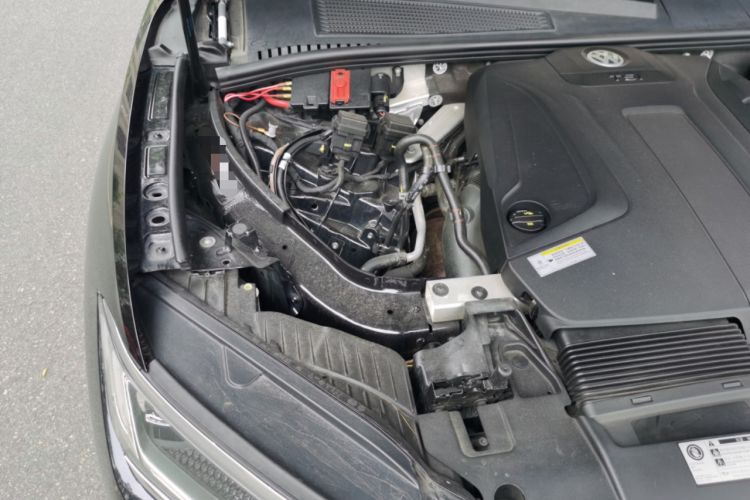 Used Volkswagen Touareg 2019 2.0TSI Ruiyi Edition China VI Standard Engine Bay Right