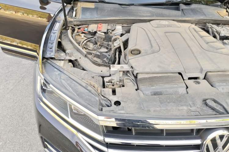 Used Volkswagen Touareg 2019 2.0 TSI Ruiyi Edition China V Standard Engine Bay Right