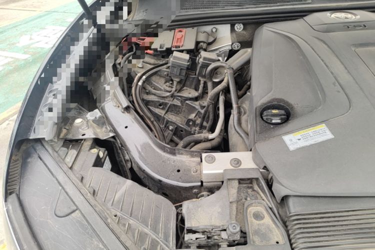 Used Volkswagen Touareg 2019 2.0 TSI Flagship Edition China VI Engine Bay Right
