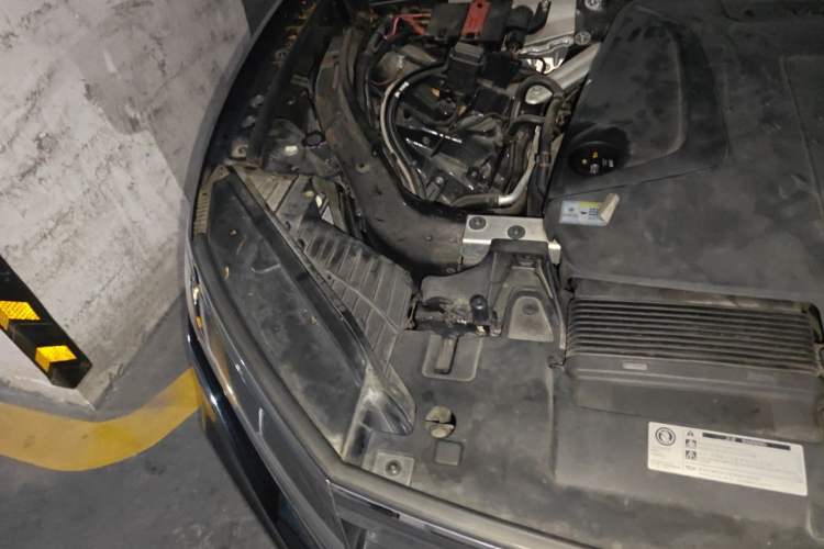 Used Volkswagen Touareg 2019 2.0 TSI Ruiyi Edition China V Standard Engine Bay Right