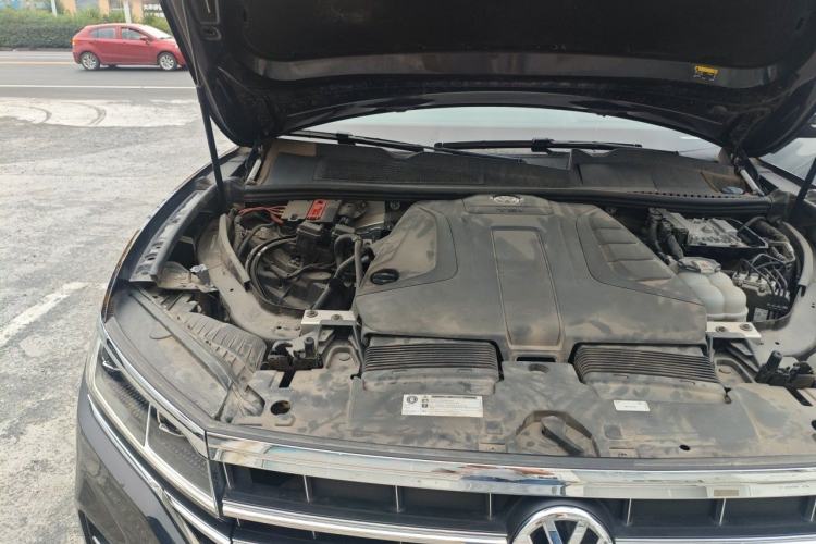 Used Volkswagen Touareg 2019 2.0TSI Ruiyi Edition China VI Standard Engine Bay Right