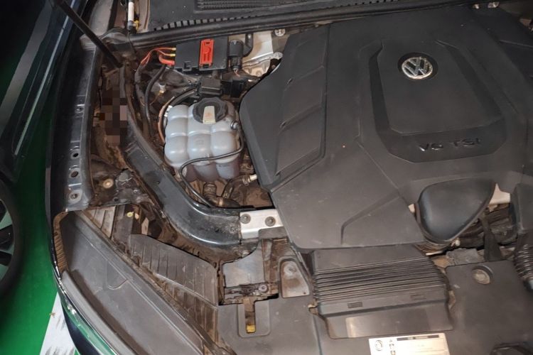 Used Volkswagen Touareg 2019 3.0 TSI RuiFeng Edition China VI Standard Engine Bay Right