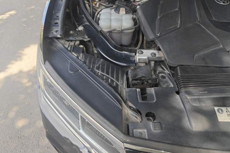 Used Volkswagen Touareg 2019 3.0 TSI RuiFeng Edition China VI Standard Engine Bay Right