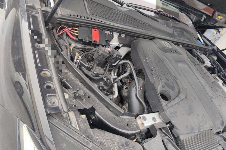 Used Volkswagen Touareg 2019 2.0 TSI Ruiyi Edition China V Standard Engine Bay Right
