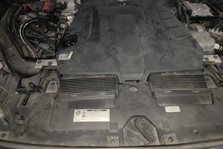 Used Volkswagen Touareg 2019 2.0 TSI Ruiyi Edition China V Standard Engine Bay