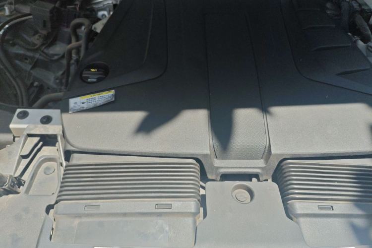 Used Volkswagen Touareg 2019 2.0 TSI Ruiyi Edition China V Standard Engine Bay