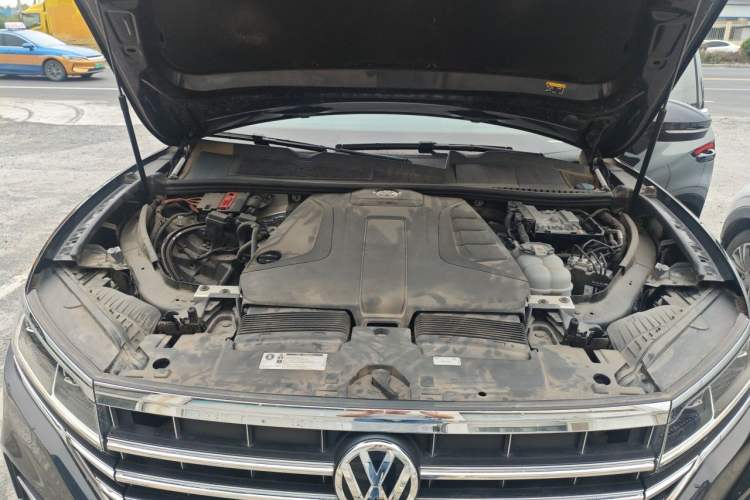 Used Volkswagen Touareg 2019 2.0TSI Ruiyi Edition China VI Standard Engine Bay