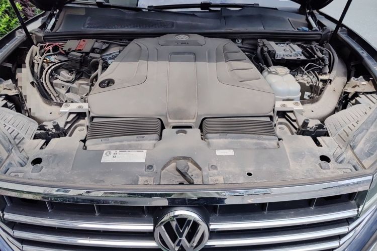 Used Volkswagen Touareg 2019 2.0TSI Ruiyi Edition China VI Standard Engine Bay