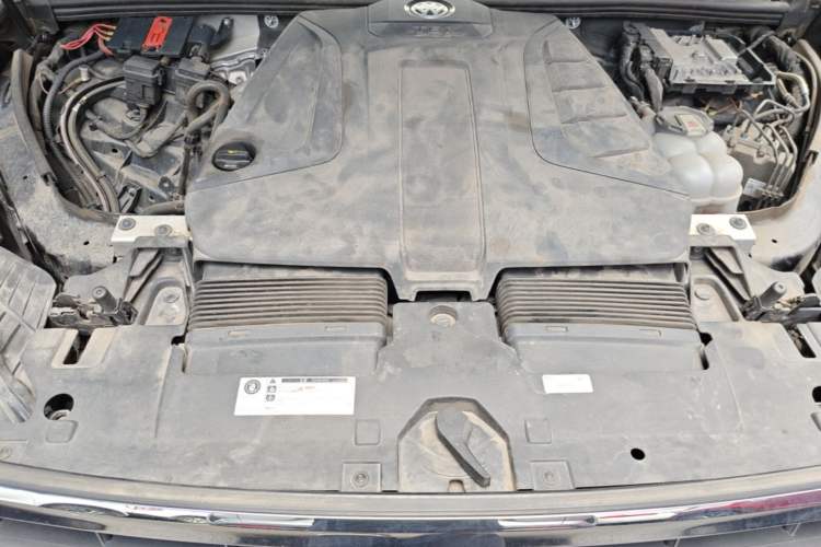Used Volkswagen Touareg 2019 2.0TSI Ruiyi Edition China VI Standard Engine Bay