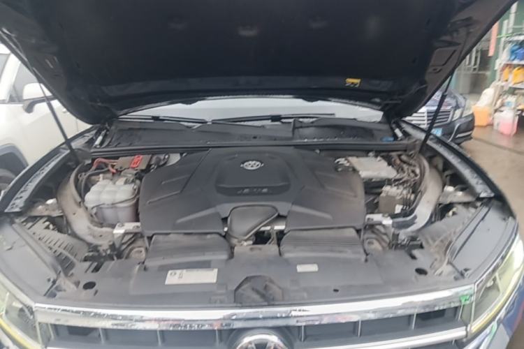 Used Volkswagen Touareg 2019 3.0 TSI RuiFeng Edition China VI Standard Engine Bay