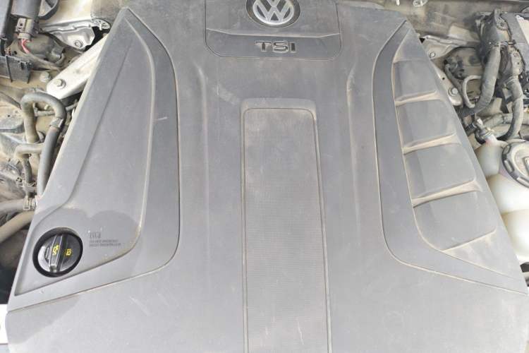 Used Volkswagen Touareg 2019 2.0 TSI Ruiyi Edition China V Standard Engine Bay