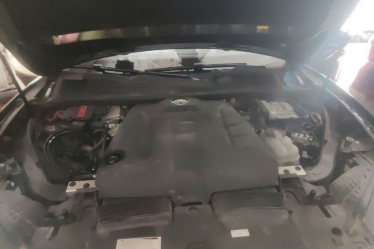 Used Volkswagen Touareg 2019 2.0 TSI Ruiyi Edition China V Standard Engine Bay
