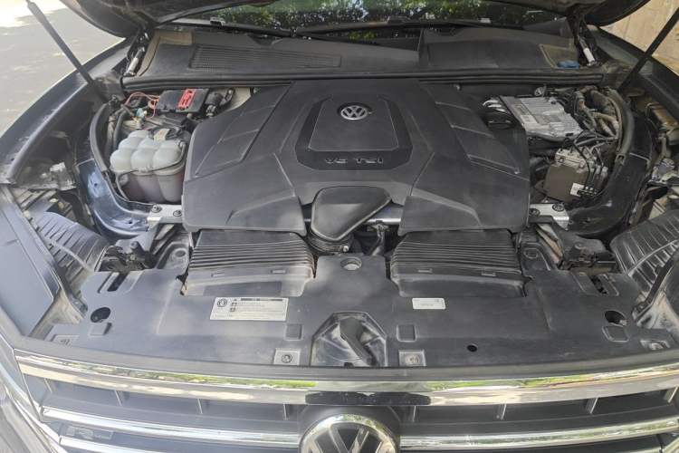 Used Volkswagen Touareg 2019 3.0 TSI RuiFeng Edition China VI Standard Engine Bay