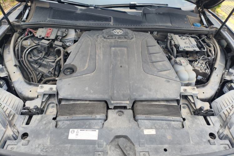 Used Volkswagen Touareg 2019 2.0 TSI Flagship Edition China VI Engine Bay