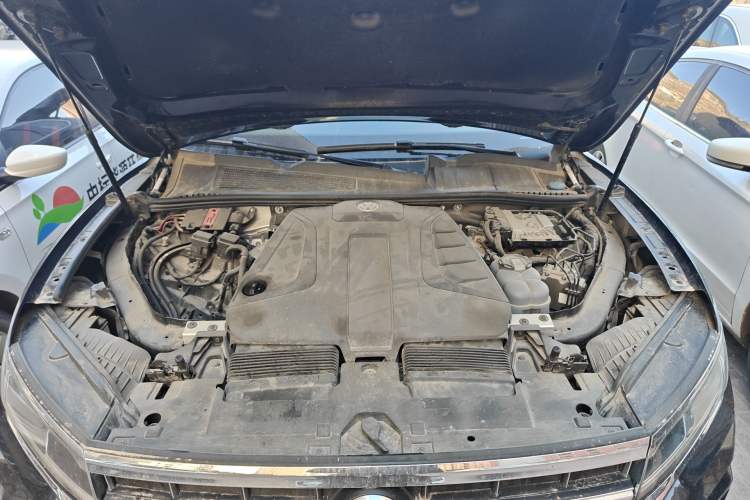 Used Volkswagen Touareg 2019 2.0TSI Ruiyi Edition China VI Standard Engine Bay