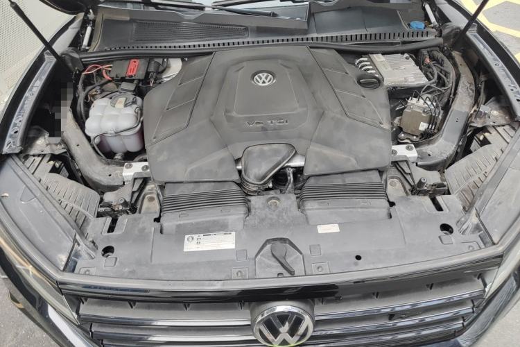 Used Volkswagen Touareg 2019 3.0 TSI RuiFeng Edition China VI Standard Engine Bay