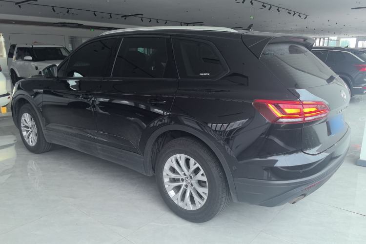 Used Volkswagen Touareg 2019 2.0 TSI Flagship Edition China VI Exterior 3