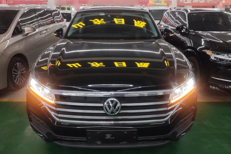 Used Volkswagen Touareg 2019 2.0 TSI Flagship Edition China VI Front