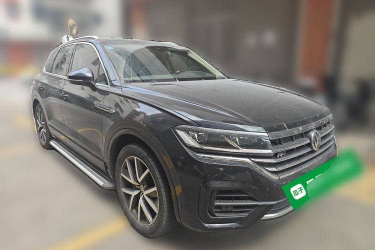 Used Volkswagen Touareg 2019 3.0 TSI RuiFeng Edition China V Standard Front Right 45 Deg