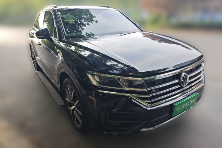 Used Volkswagen Touareg 2019 3.0 TSI RuiFeng Edition China V Standard Front Right 45 Deg