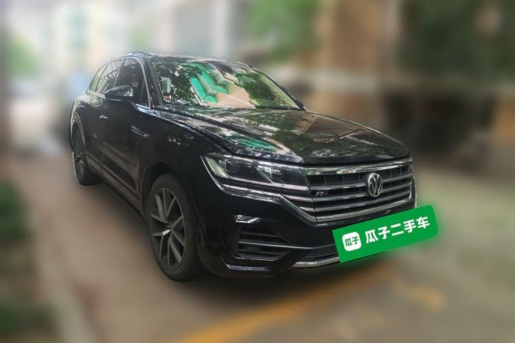 Used Volkswagen Touareg 2019 3.0 TSI RuiFeng Edition China V Standard Front Right 45 Deg