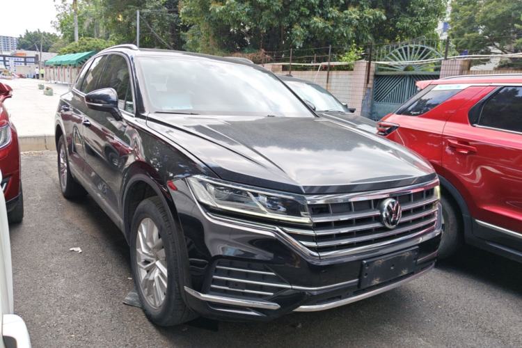 Used Volkswagen Touareg 2019 2.0TSI Ruiyi Edition China VI Standard Front Right 45 Deg