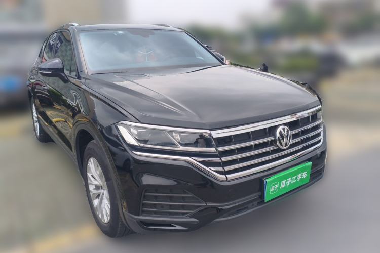 Used Volkswagen Touareg 2019 2.0 TSI Flagship Edition China VI Front Right 45 Deg