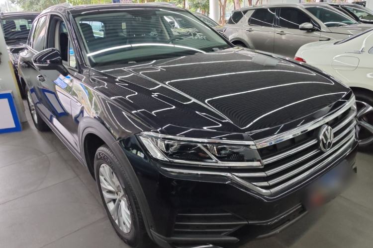 Used Volkswagen Touareg 2019 2.0 TSI Flagship Edition China VI Front Right 45 Deg