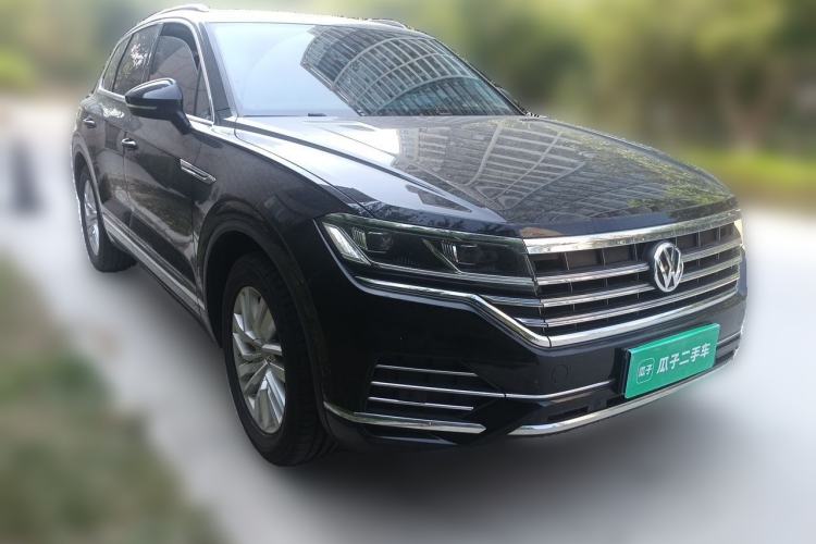 Used Volkswagen Touareg 2019 2.0TSI Ruiyi Edition China VI Standard Front Right 45 Deg