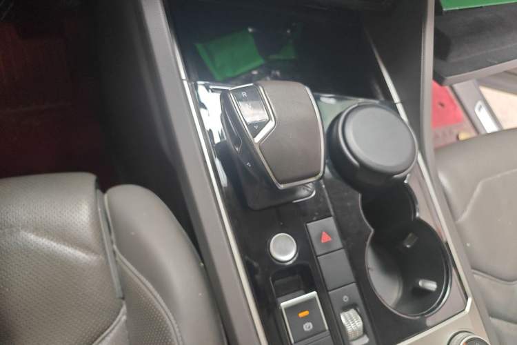 Used Volkswagen Touareg 2019 3.0 TSI RuiFeng Edition China V Standard Gear Lever