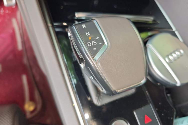 Used Volkswagen Touareg 2019 3.0 TSI RuiFeng Edition China V Standard Gear Lever