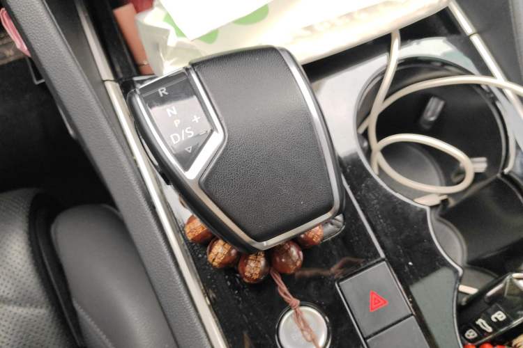 Used Volkswagen Touareg 2019 2.0TSI Ruiyi Edition China VI Standard Gear Lever