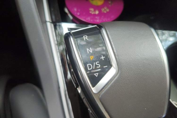 Used Volkswagen Touareg 2019 2.0TSI Ruiyi Edition China VI Standard Gear Lever