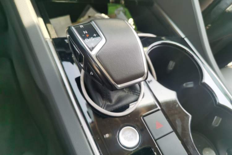 Used Volkswagen Touareg 2019 2.0TSI Ruiyi Edition China VI Standard Gear Lever