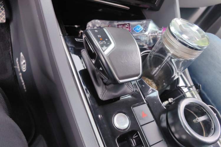 Used Volkswagen Touareg 2019 2.0TSI Ruiyi Edition China VI Standard Gear Lever