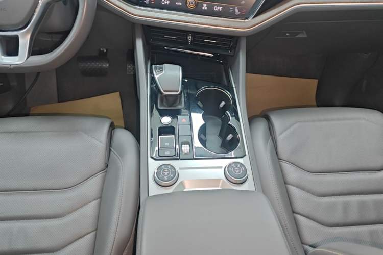 Used Volkswagen Touareg 2019 3.0 TSI RuiFeng Edition China VI Standard Gear Lever