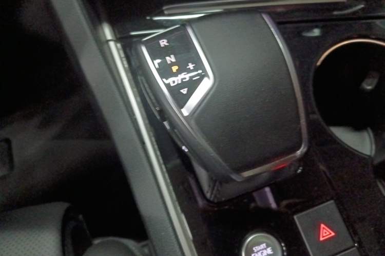 Used Volkswagen Touareg 2019 3.0 TSI RuiFeng Edition China V Standard Gear Lever