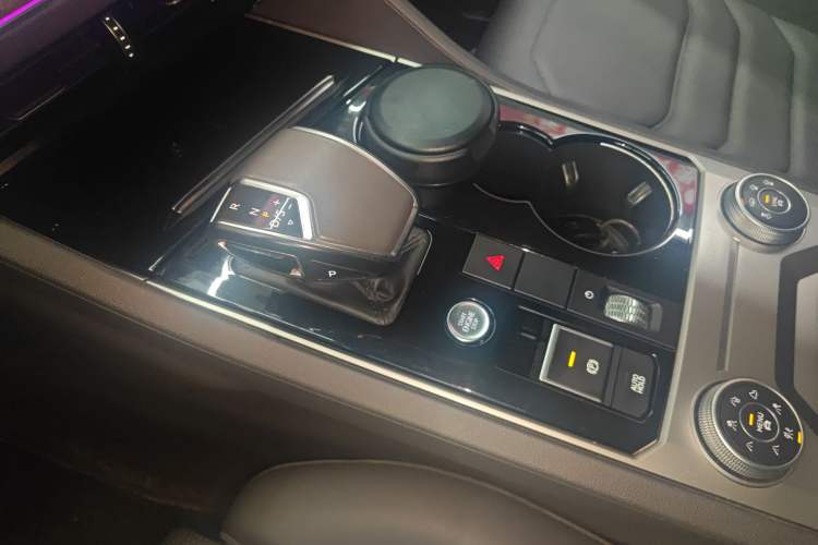 Used Volkswagen Touareg 2019 2.0 TSI Ruiyi Edition China V Standard Gear Lever
