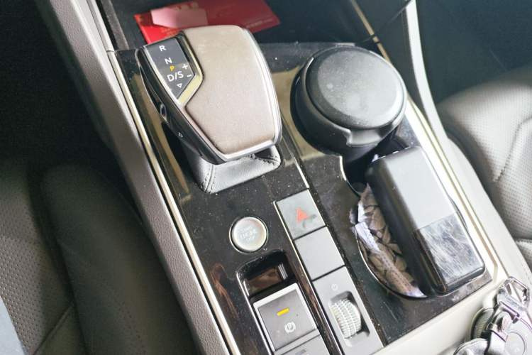 Used Volkswagen Touareg 2019 2.0TSI Ruiyi Edition China VI Standard Gear Lever