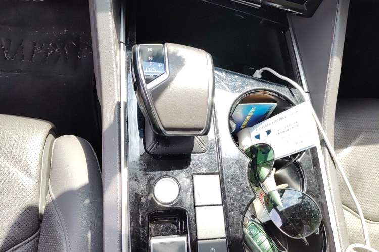 Used Volkswagen Touareg 2019 2.0TSI Ruiyi Edition China VI Standard Gear Lever