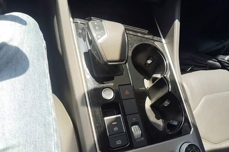 Used Volkswagen Touareg 2019 2.0TSI Ruiyi Edition China VI Standard Gear Lever