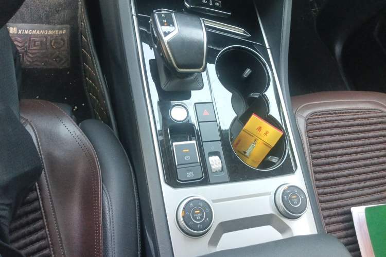 Used Volkswagen Touareg 2019 2.0TSI Ruiyi Edition China VI Standard Gear Lever