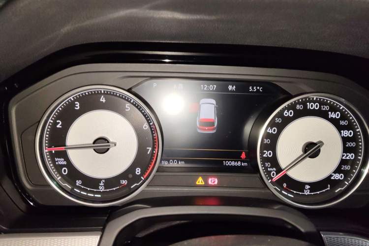 Used Volkswagen Touareg 2019 2.0 TSI Flagship Edition China VI Instrument Cluster