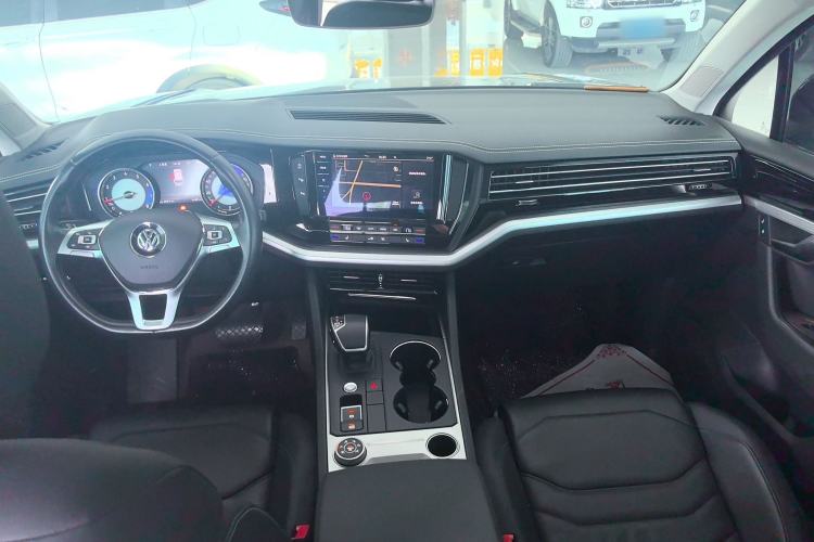 Used Volkswagen Touareg 2019 2.0 TSI Flagship Edition China VI Interior 1