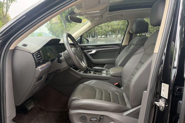 Used Volkswagen Touareg 2019 2.0 TSI Ruiyi Edition China V Standard Interior 2