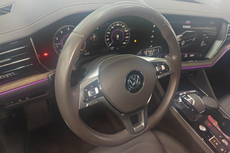 Used Volkswagen Touareg 2019 2.0 TSI Ruiyi Edition China V Standard Interior 2