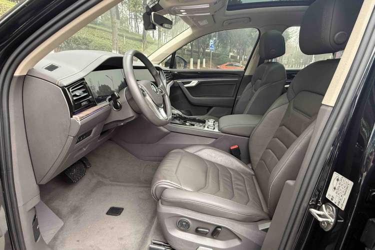 Used Volkswagen Touareg 2019 3.0 TSI RuiFeng Edition China VI Standard Interior 2