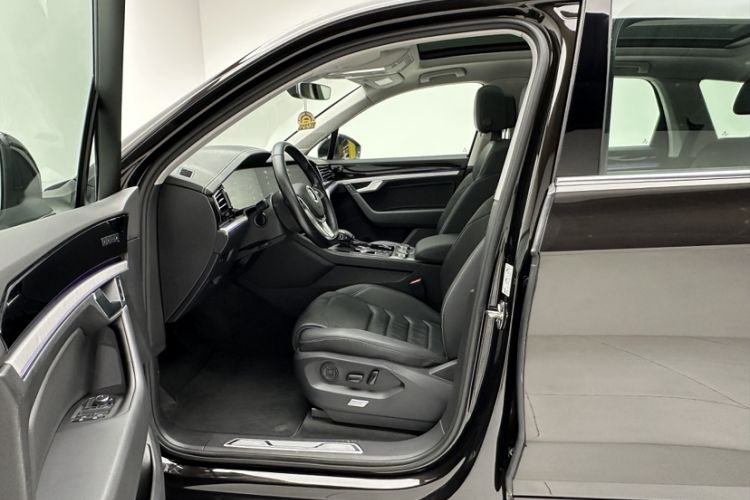 Used Volkswagen Touareg 2019 3.0 TSI RuiFeng Edition China VI Standard Interior 3